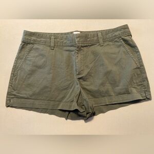 GAP Green City Short. Size 12